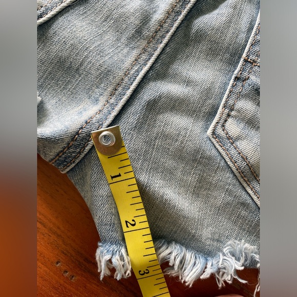 American Eagle shorts with lace pockets - Picture 5 of 7